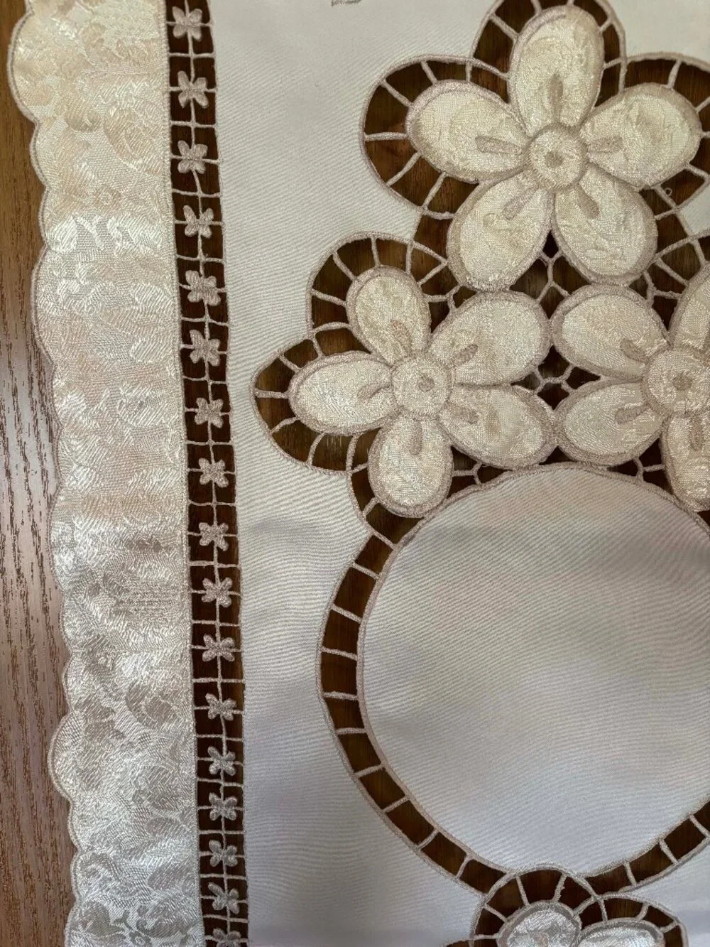Malta Table Runner